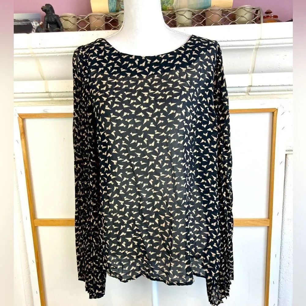 Esley NWT sheer blouse w/ full accordion pleated sleeves cat print